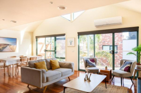 Glorious 3-BRM Family House at Aspendale Beach